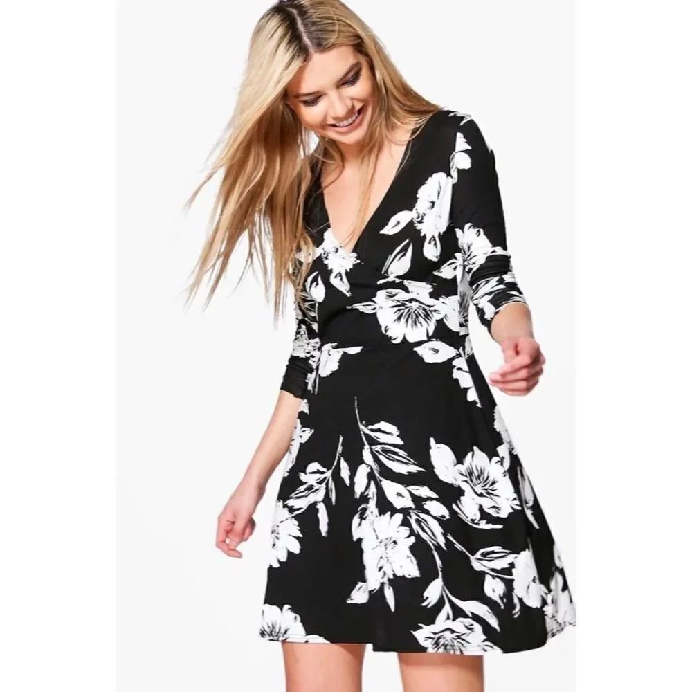 ✨Jella C Floral Wrap Dress✨